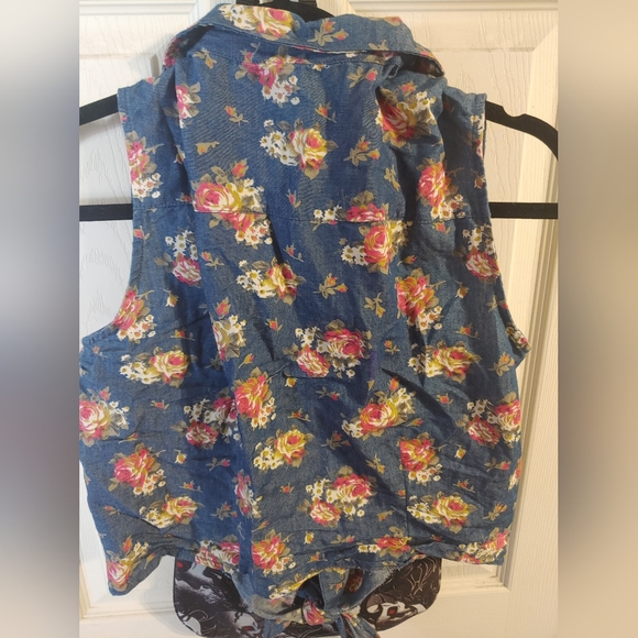 Floral tie front top - Picture 2 of 3